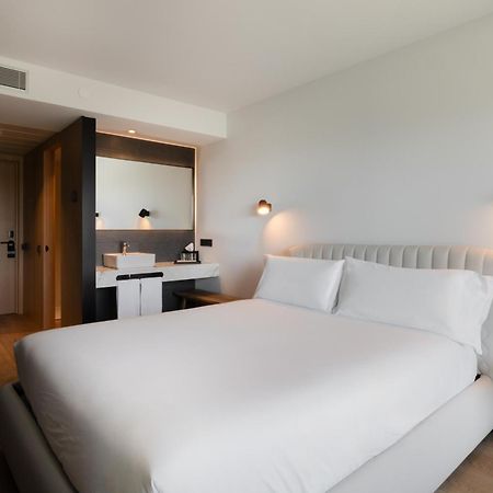 Hotel Sb Win 4 Sup Sant Feliu de Llobregat Ngoại thất bức ảnh