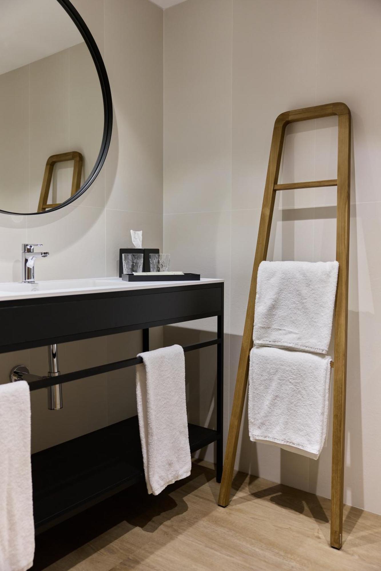 Hotel Sb Win 4 Sup Sant Feliu de Llobregat Ngoại thất bức ảnh